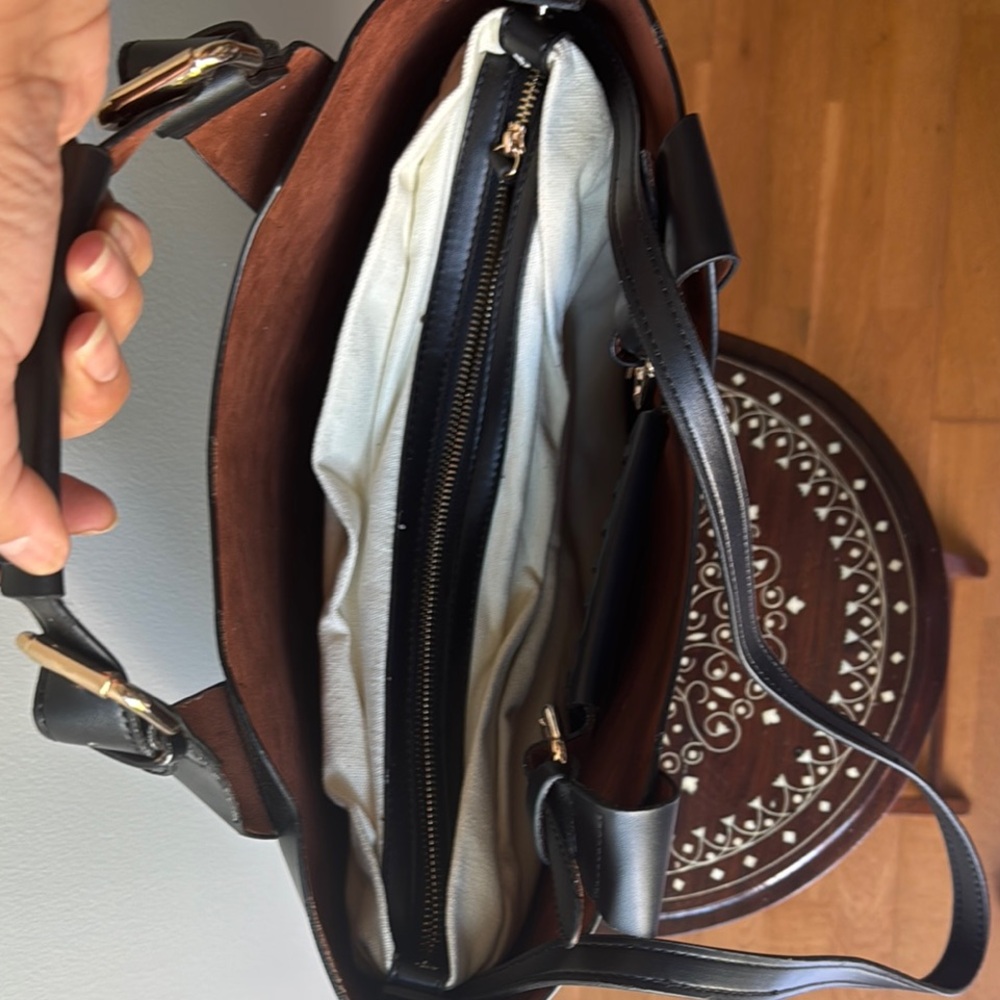 Elegant Black Tote with Leather Finish and Modern Design NWOT - Picture 4 of 6